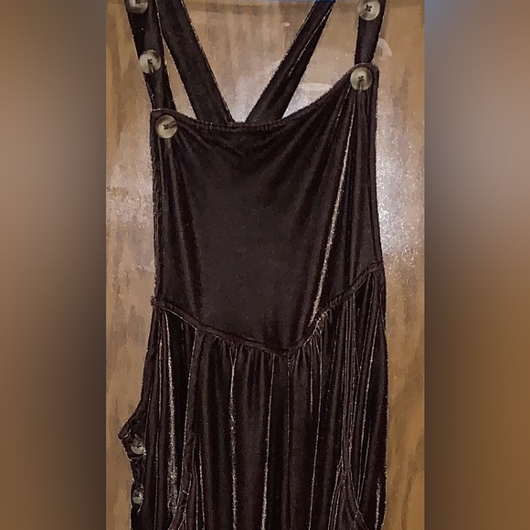Easel crushed velvet brown romper size large - Picture 10 of 15